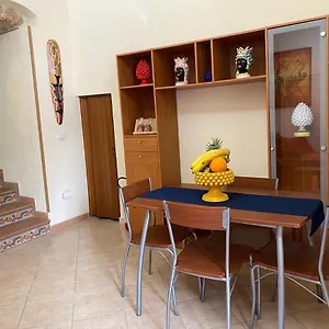 la-casa-di-max.sicilyhotelsitaly.net/
